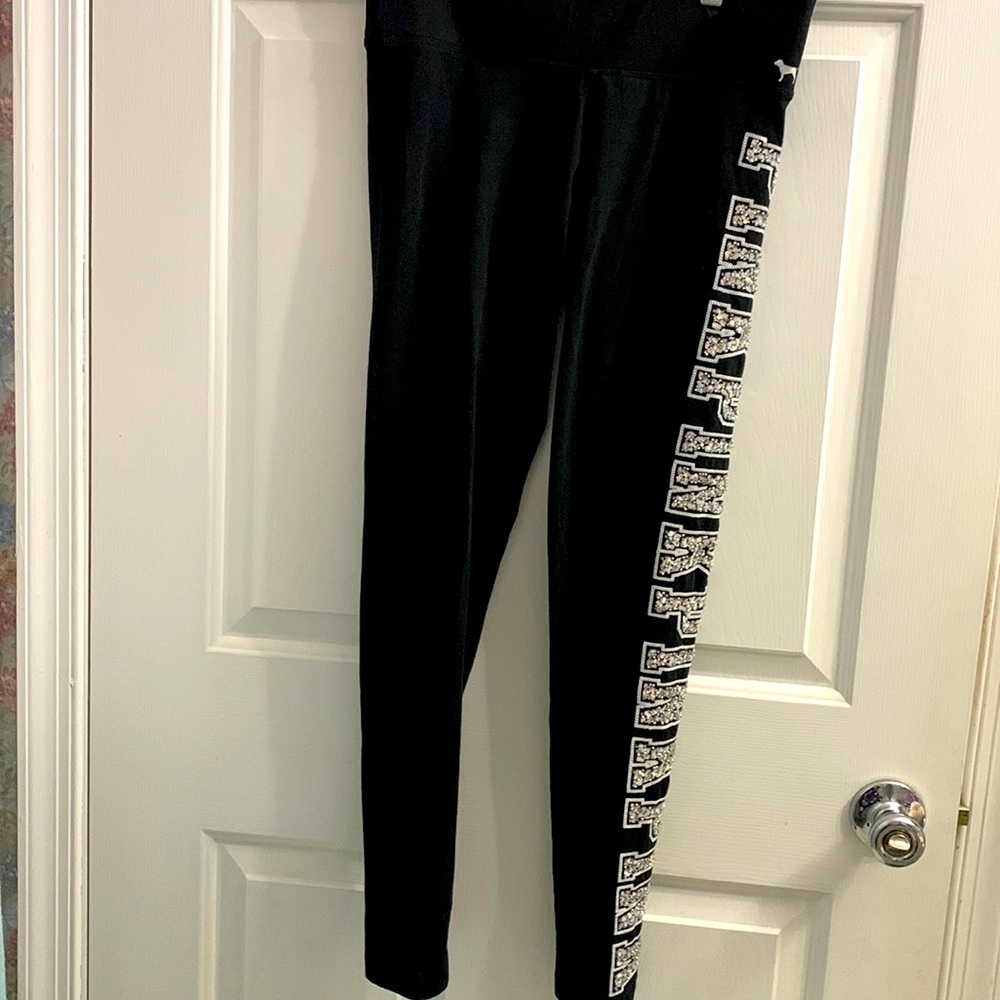 BEAUTIFUL MEDIUM VS PINK LEGGINGS